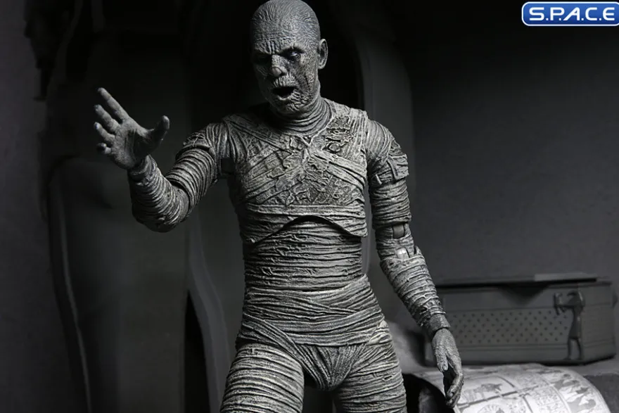 Ultimate Mummy - black & white ver.