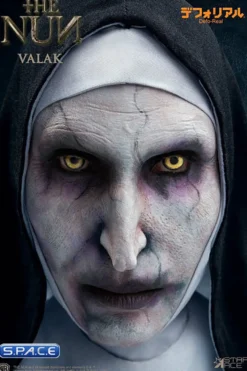 Valak Deluxe Version