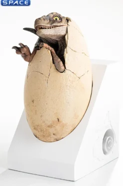 White Queen Egg Hatching Statue