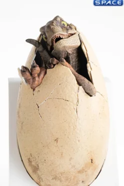 White Queen Egg Hatching Statue